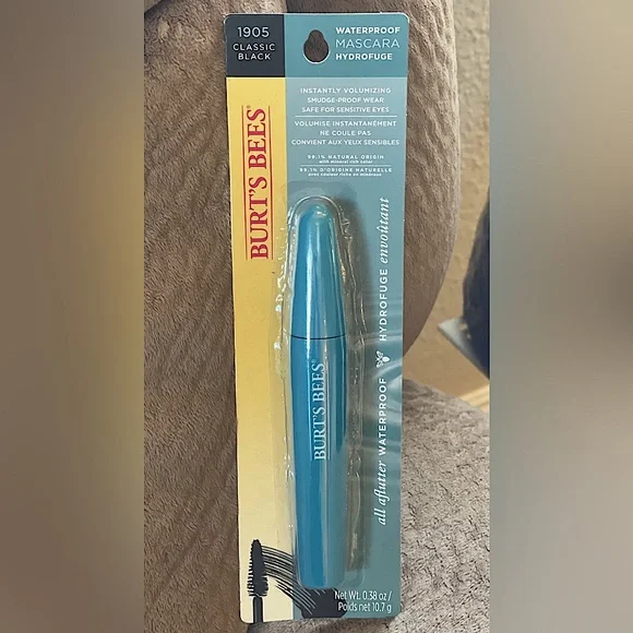 Waterproof Black Mascara by Burt’s Bees - Picture 2 of 16